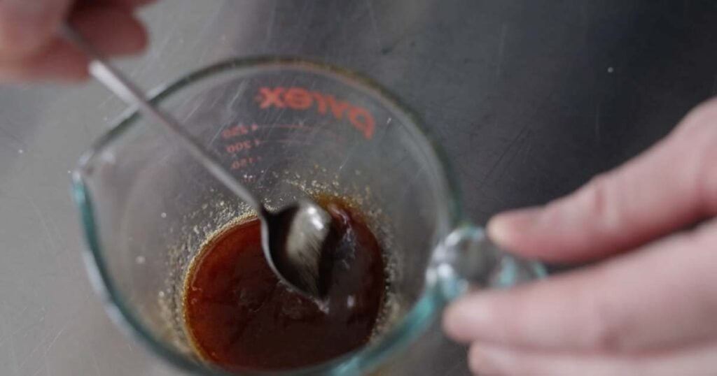 mixing expresso and sugar