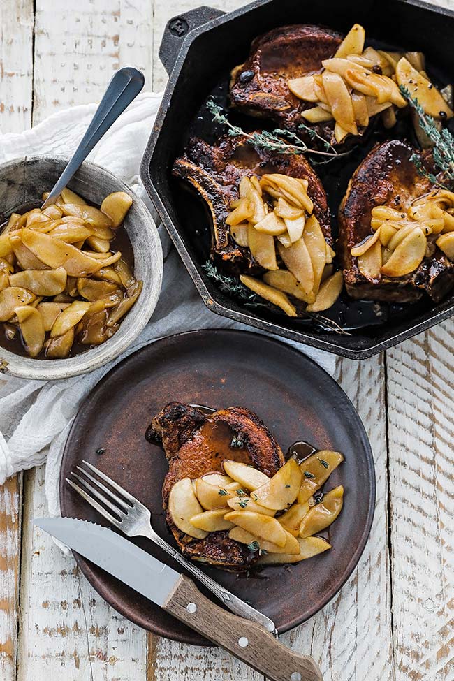 cooked pork chops with oven roasted sweet apples