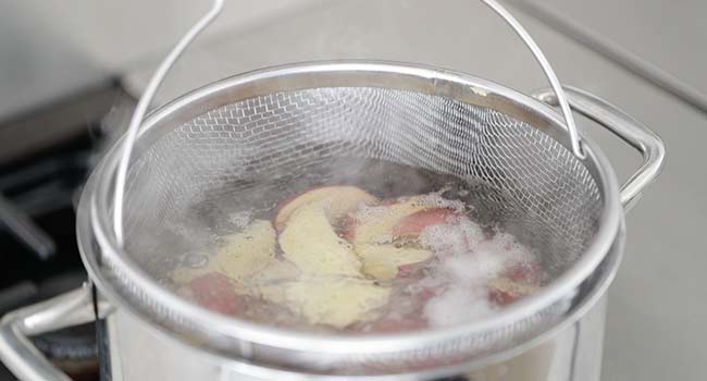 boiling red potatoes