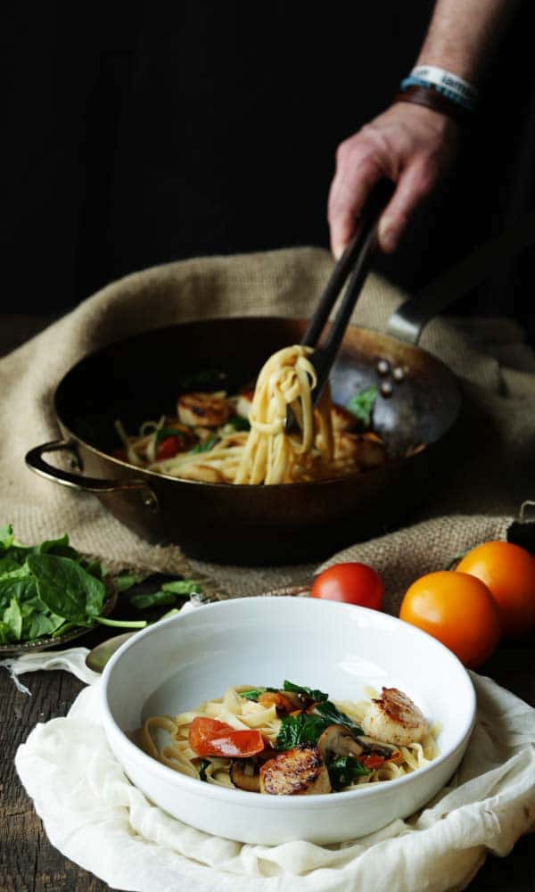 Sea Scallops Florentine Fettuccini with Mushrooms and Tomatoes