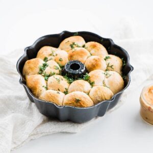 pull apart queso monkey bread