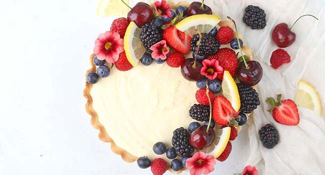 lemon tart with mascarpone and berries