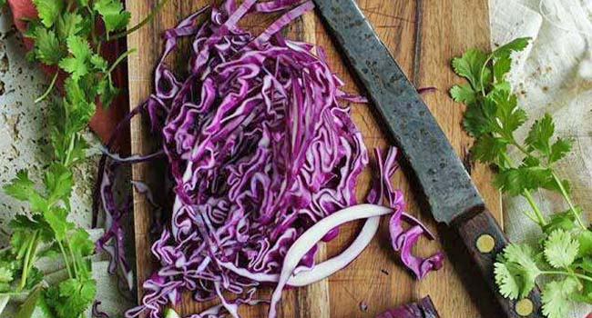 slicing cabbages