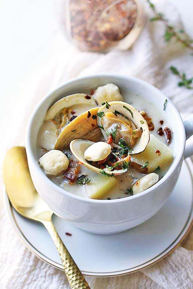 bowl of clam chowder