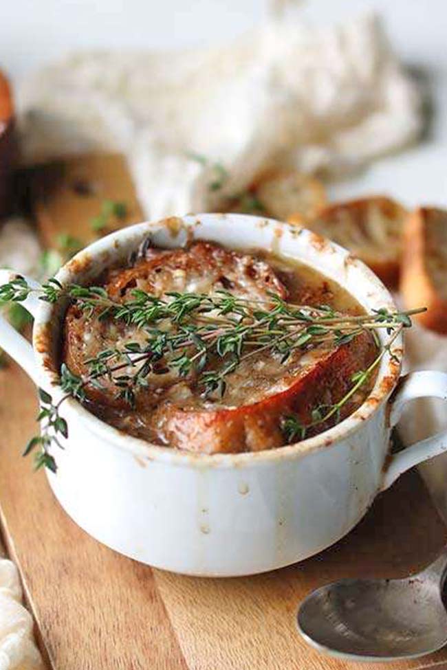bowl of french onion soup
