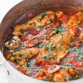 chicken cacciatore in a rondeau pot