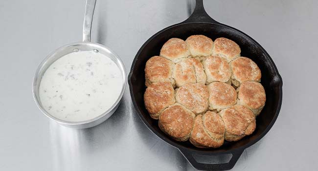 biscuits and gravy ingredients