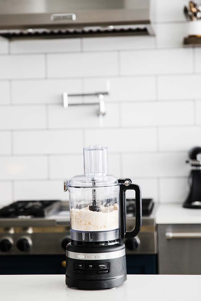 making a pie dough in a food processor