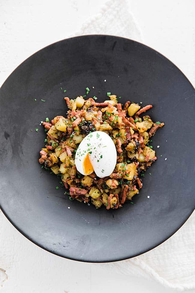 corned beef breakfast with eggs