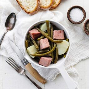 potatoes with cooked green beans and ham