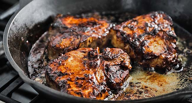 pan searing pork chops