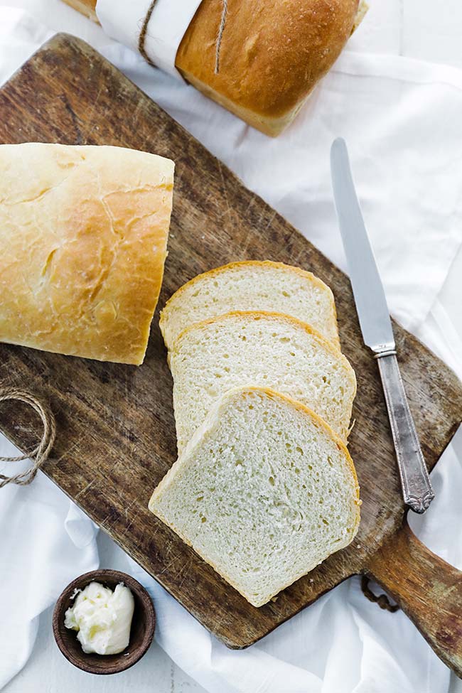 slices of white bread with two bread laoves