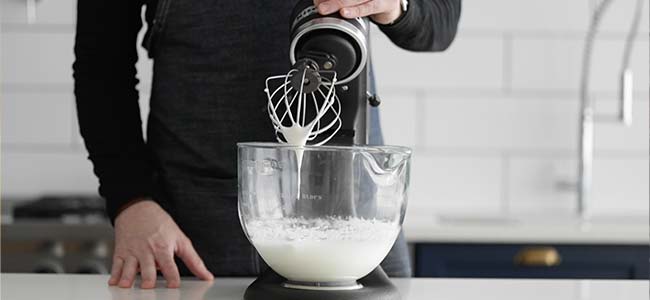 making merengue in a stand mixer