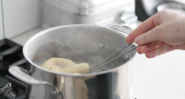 boiling pretzels