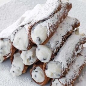 cropped-cannoli-5.jpg