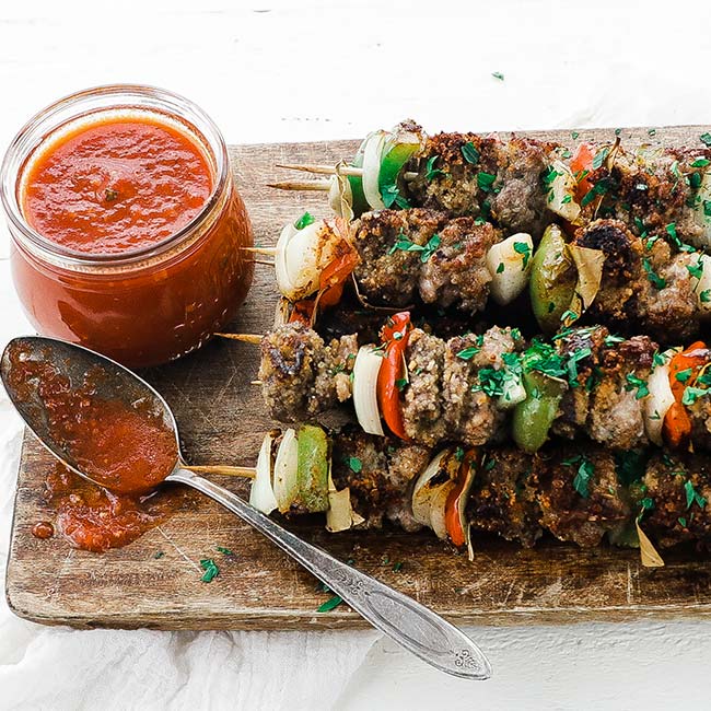 italian beef kebabs with vegetables and amoigo sauce