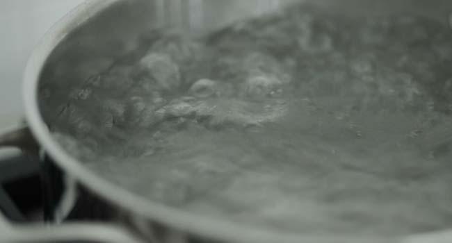 pot of boiling water