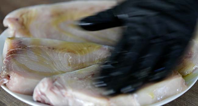 coating swordfish with olive oil