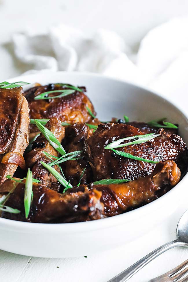 bowl of filipino chicke nadobo