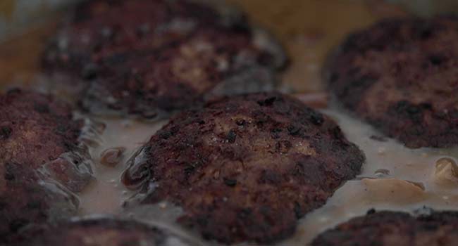 heating up salisbury steak in a mushroom gravy