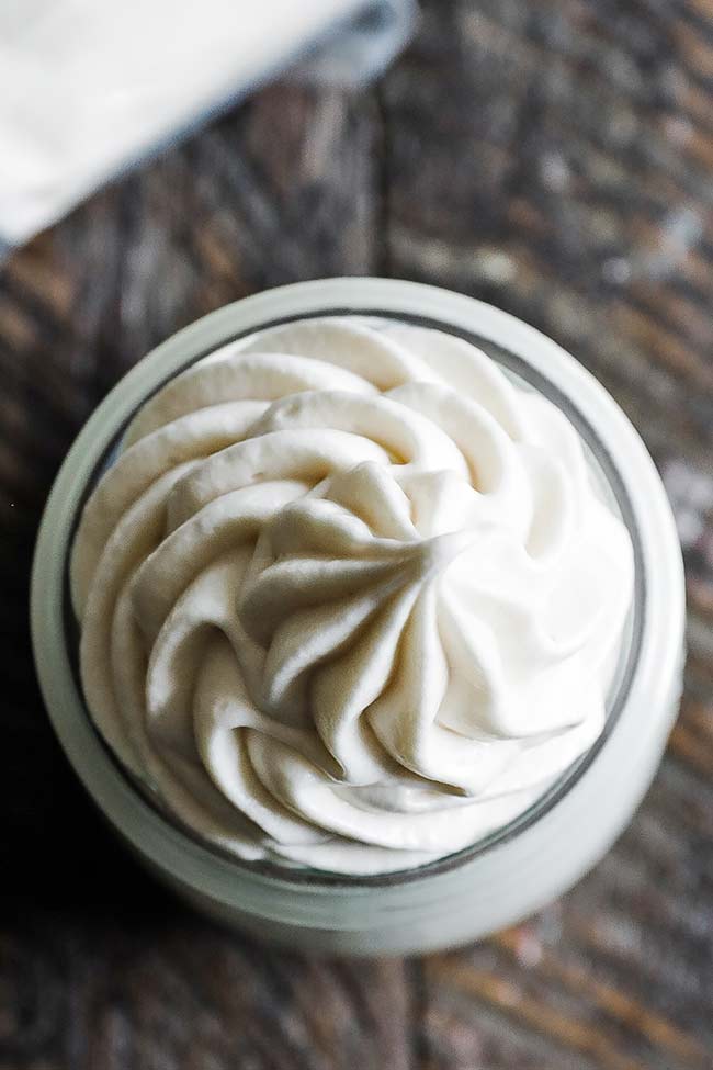 piped cream cheese frosting