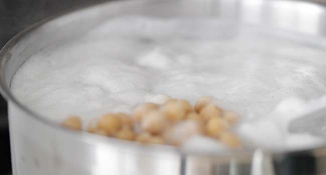 cooking chick peas in boiling water