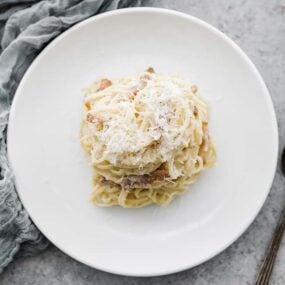 pasta alla gricia on a plate