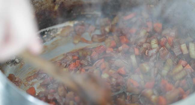 cooking red wine with mirepoix