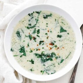 bowl of Italian stracciatella soup