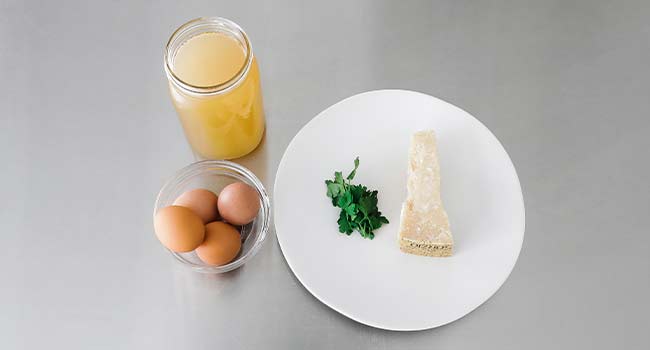 ingredients to make stracciatella 