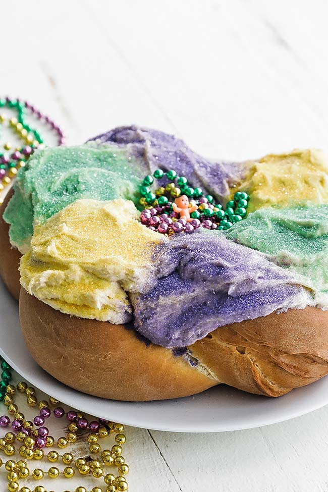 king cake with baby and beads