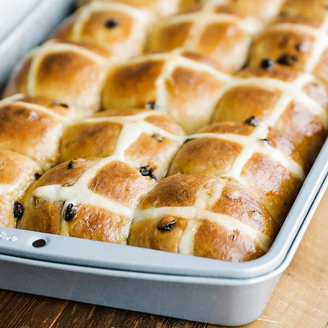 pan of hot cross buns