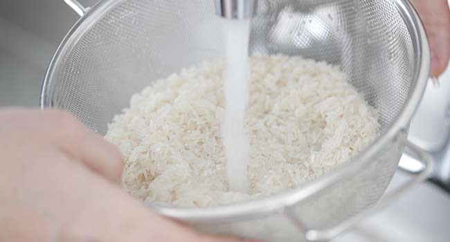 rinsing long-grain rice