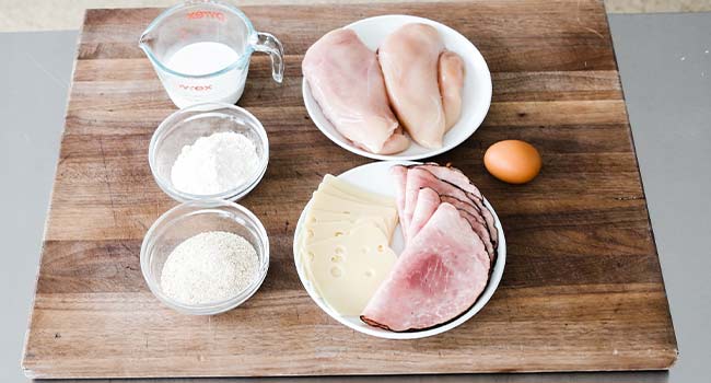 ingredients to make chicken cordon bleu