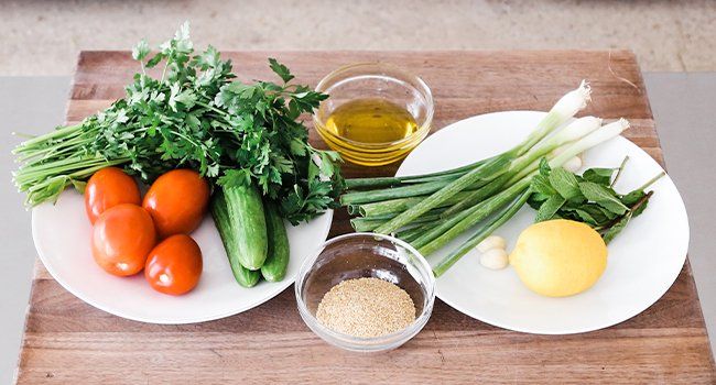 ingredients to make a tabouli salad