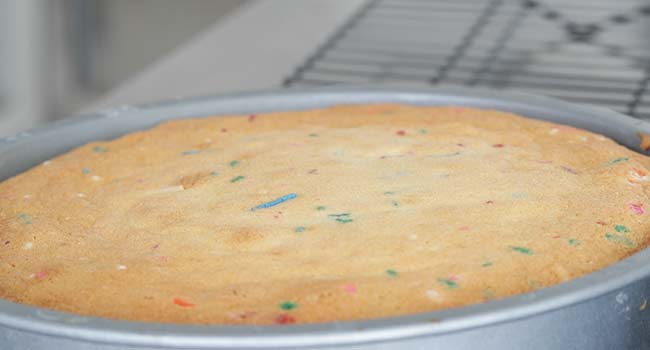 cooling a funfetti cake