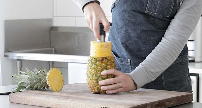 removing pineapple