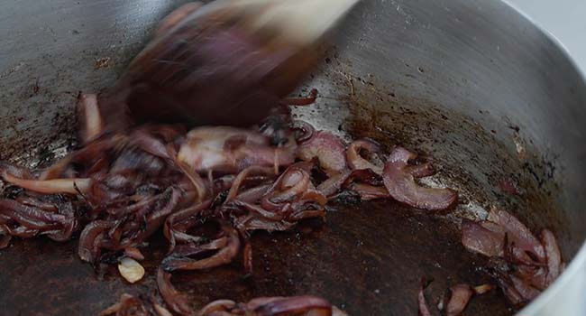 caramelizing red onions