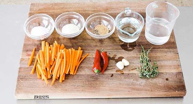 ingredients to make pickled carrots