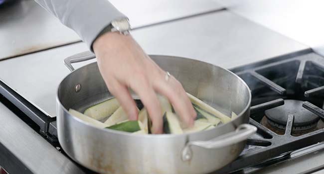 roasting zucchini in a pan