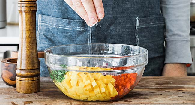 seasoning a mango salsa