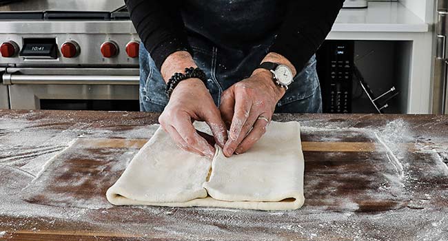 folding in puff pastry