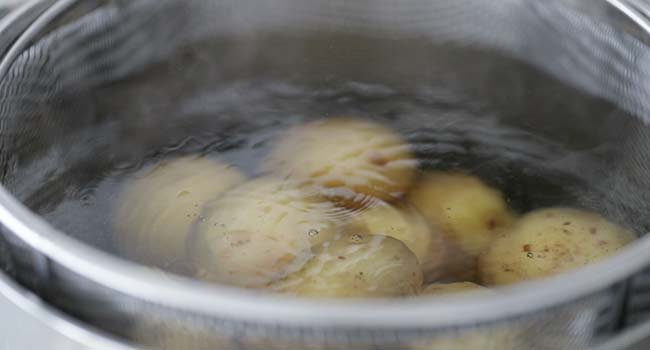 boiling potatoes