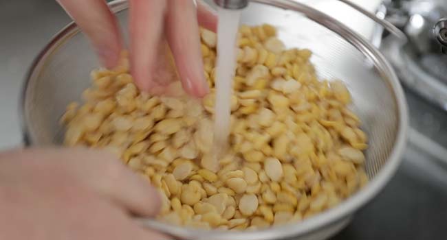 rinsing fava beans