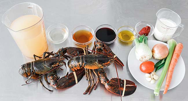ingredients to make lobster bisque