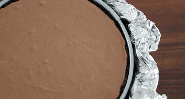 wrapping a cheesecake in foil