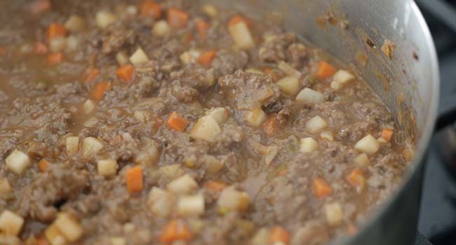 adding beef stock to cottage pie filling