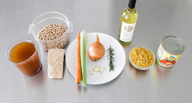 ingredients to make pasta e ceci