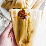 Rojo de pollos tamales