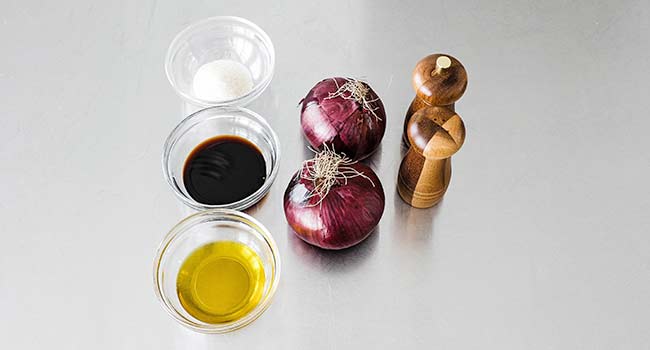 ingredients to make balsamic onions